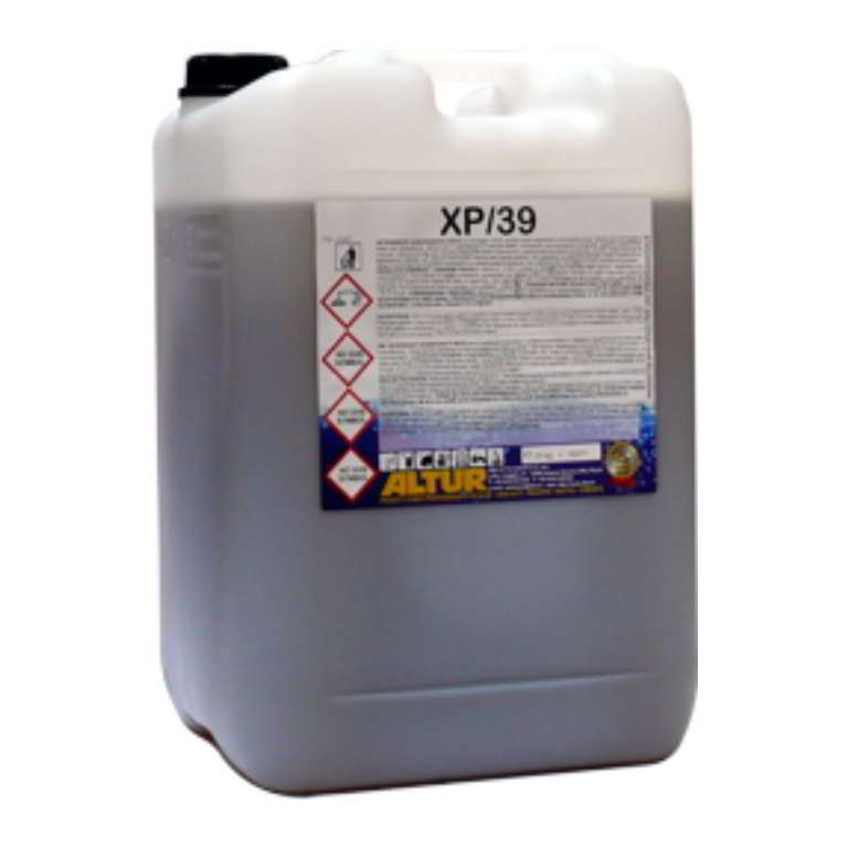 XP39 detergente sgrassante forte per motori mezzi industriali e movimento terra lavaggio a caldo con idropulitrice